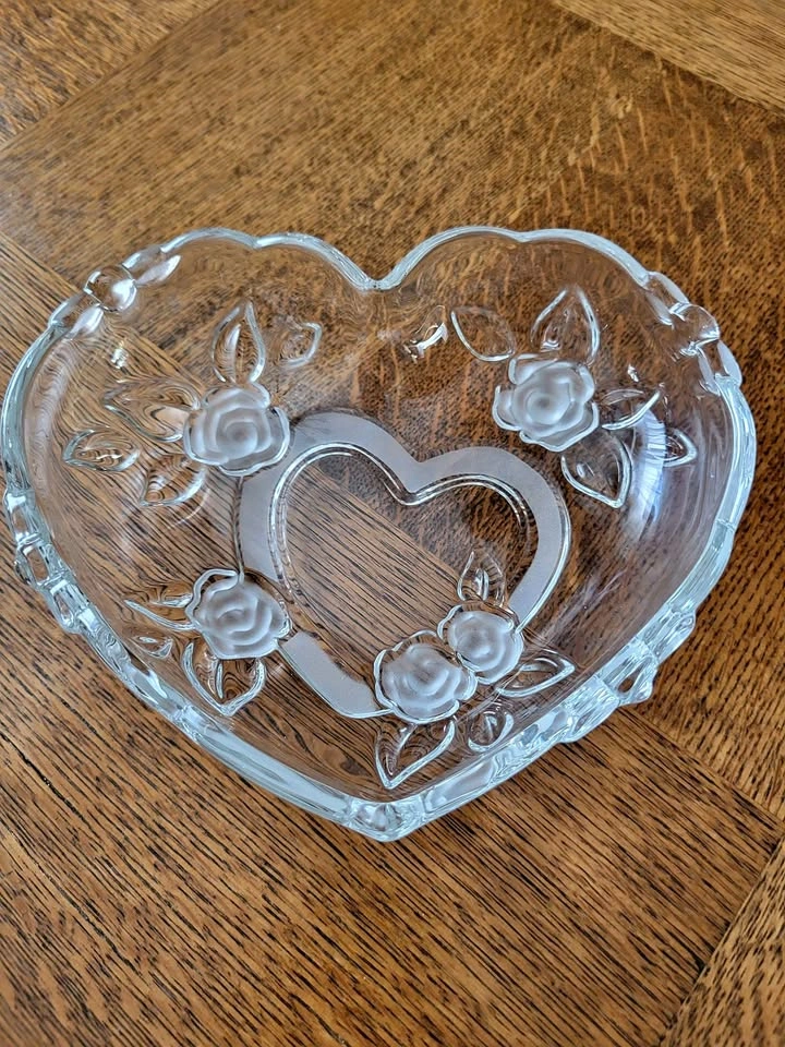 Heart Shaped Glass Dish Frosted Roses