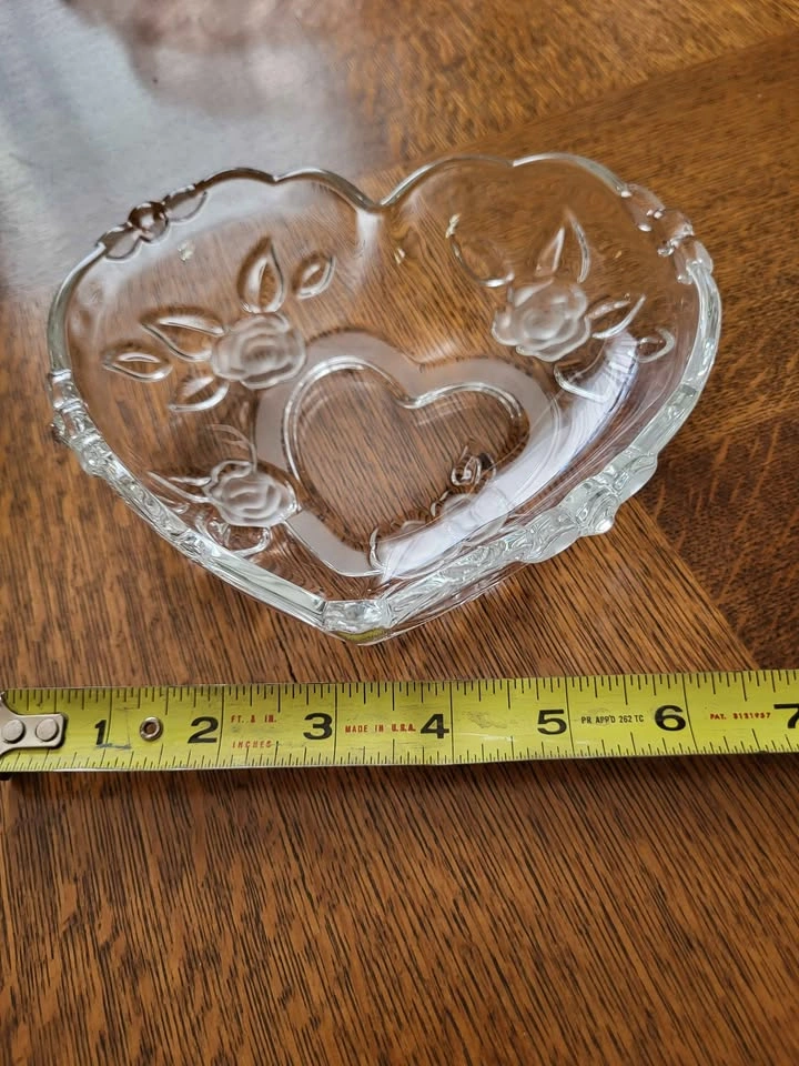 Heart Shaped Glass Dish Frosted Roses - photo 4
