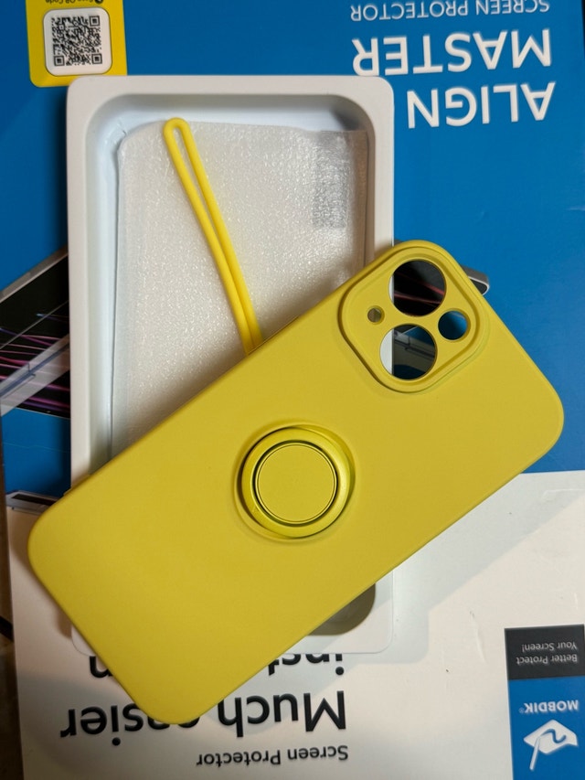 Lemon Yellow Silicone Case for iPhone 15 - photo 2