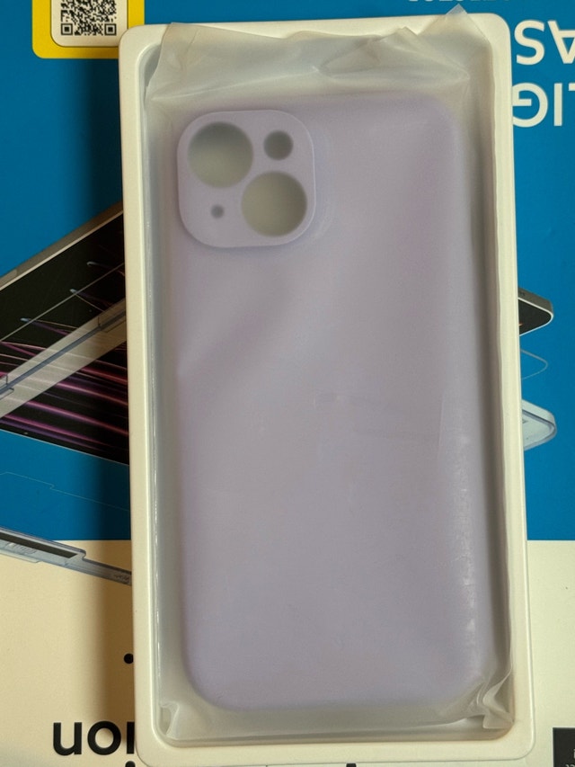 Lemon Yellow Silicone Case for iPhone 15 - photo 3