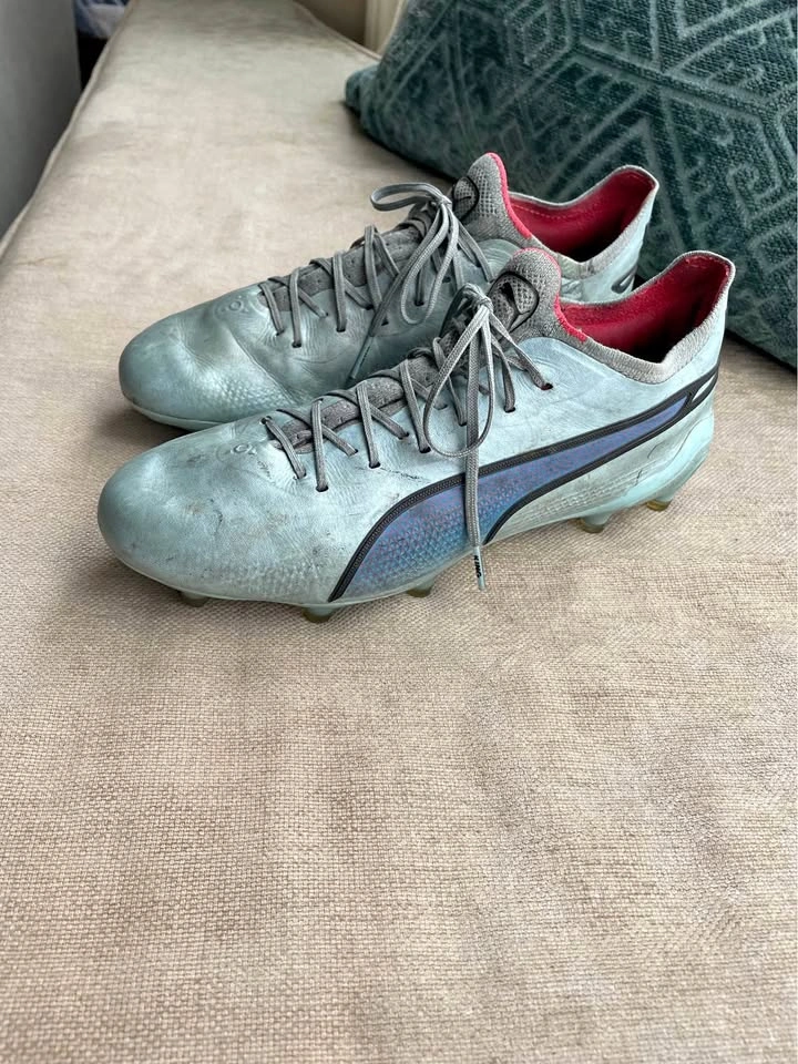 Puma Soccer Cleats - Size 7