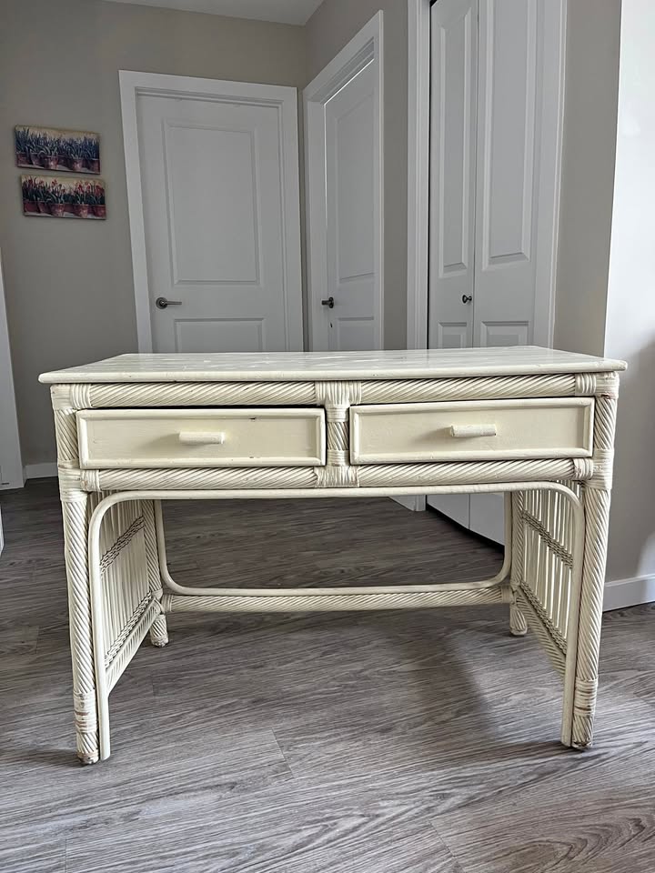 White wicker table