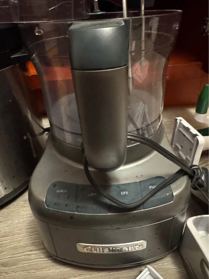 Cuisinart Food Processor - photo 2