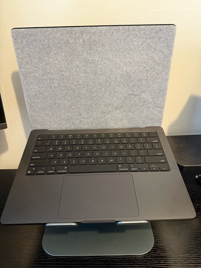 MacBook Pro 14” M3 Pro (2024) - 18GB RAM, 512GB SSD - photo 2
