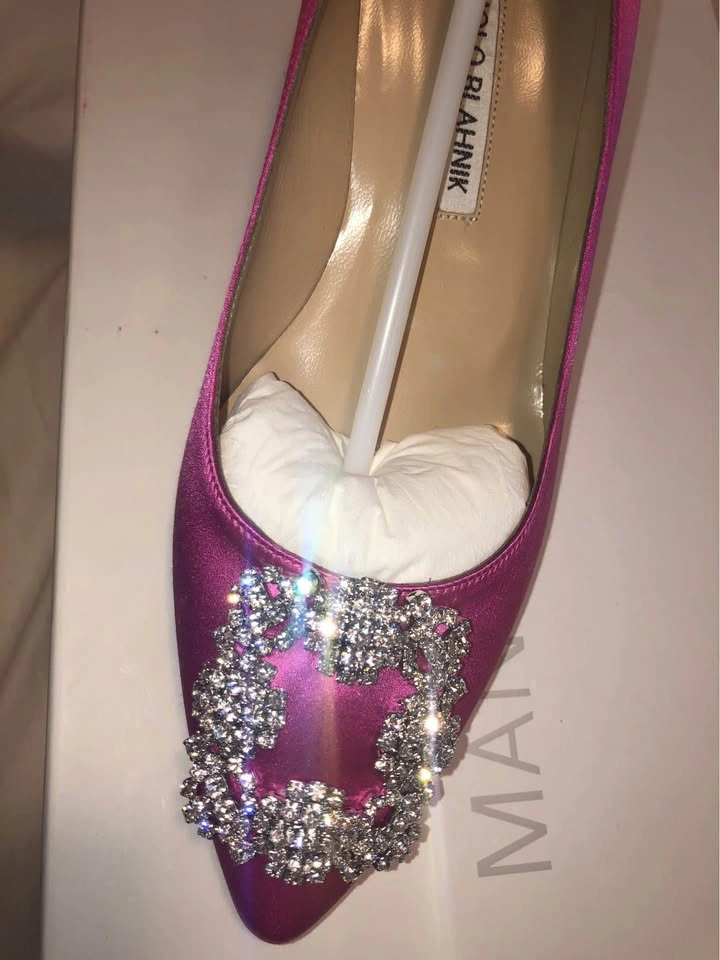Manolo Blahnik Hangisi Satin Pumps - Size 37.5 - photo 2