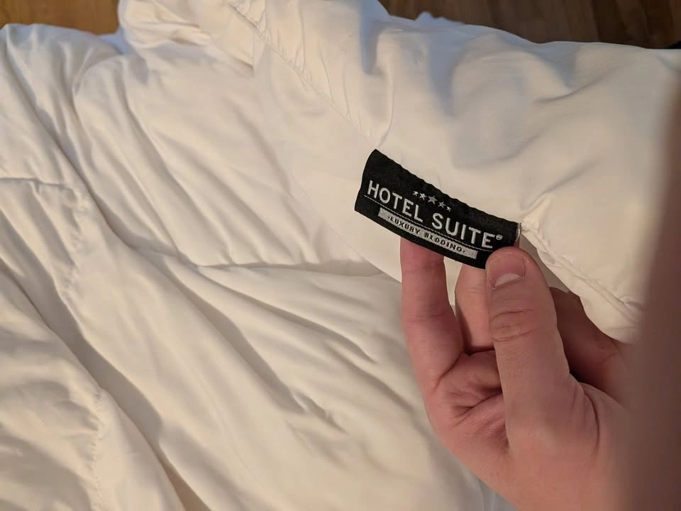 Hotel Suite All Seasons Down-alternative Comforter (Queen) - photo 2