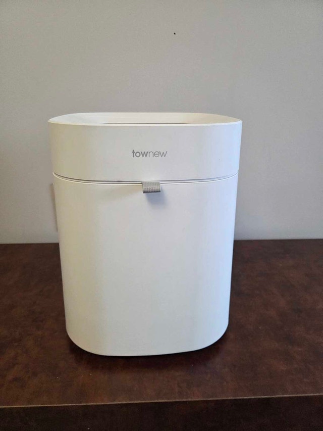 TOWNEW Automatic Trash Can