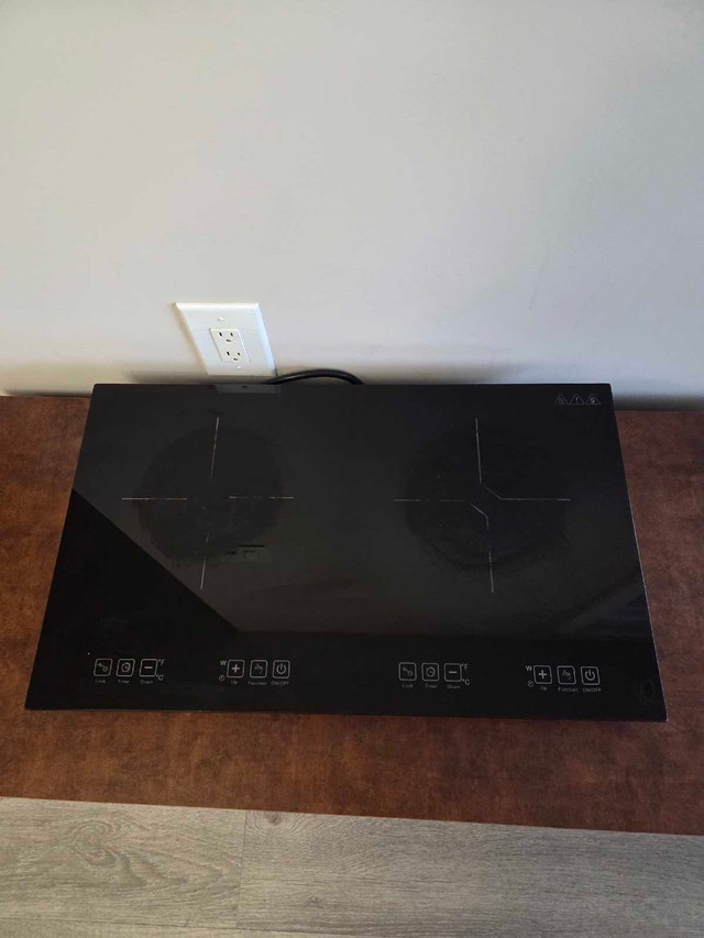 Double Induction Cooktop - Used - photo 2