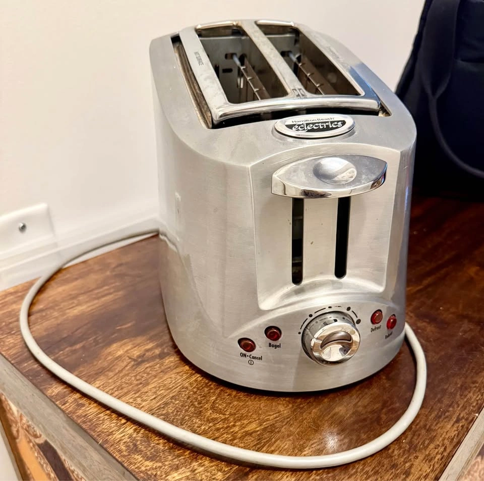 Hamilton Beach 2 Slice Toaster - photo 2