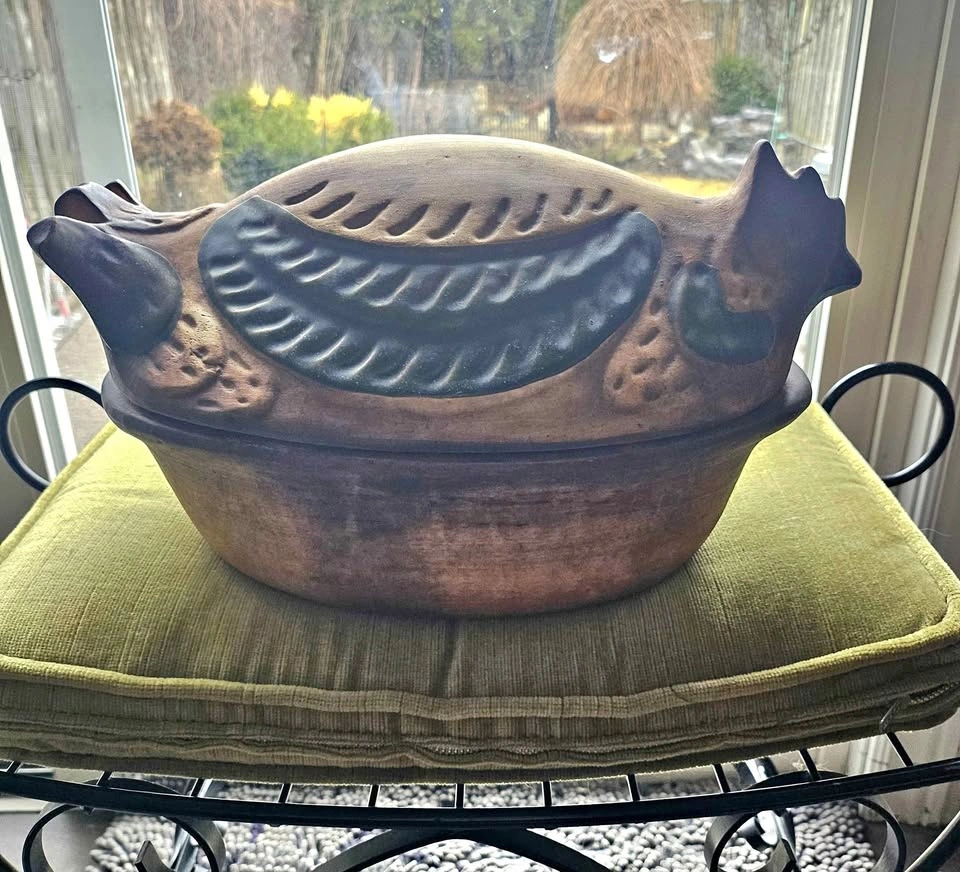 Vintage Laurentian Pottery Chicken Clay Baker - Model #229