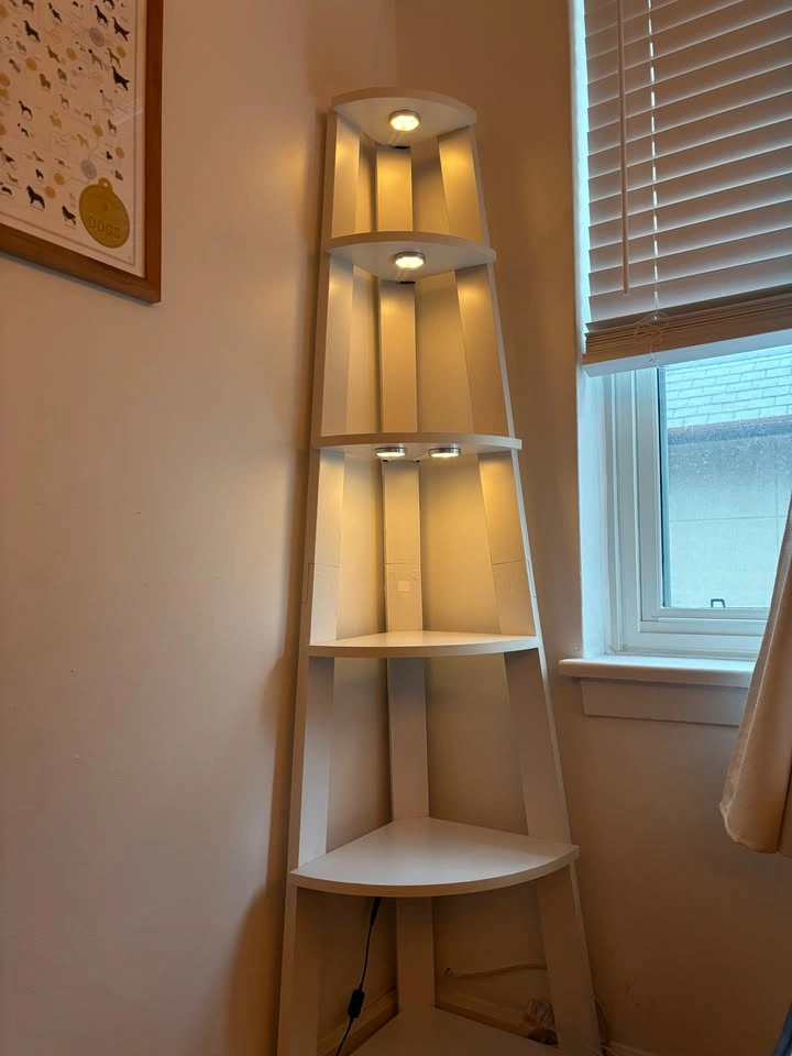 Corner Shelf - White Wood, Rounded Shelves - photo 3