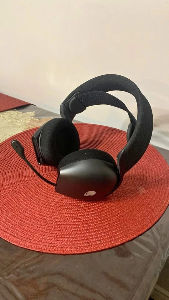 Alienware AW725H Tri-Mode Wireless Gaming Headset