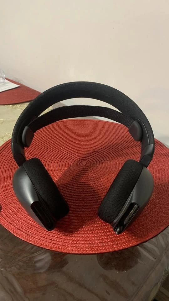 Alienware AW725H Tri-Mode Wireless Gaming Headset - photo 2