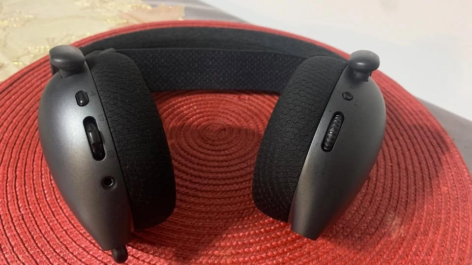 Alienware AW725H Tri-Mode Wireless Gaming Headset - photo 5