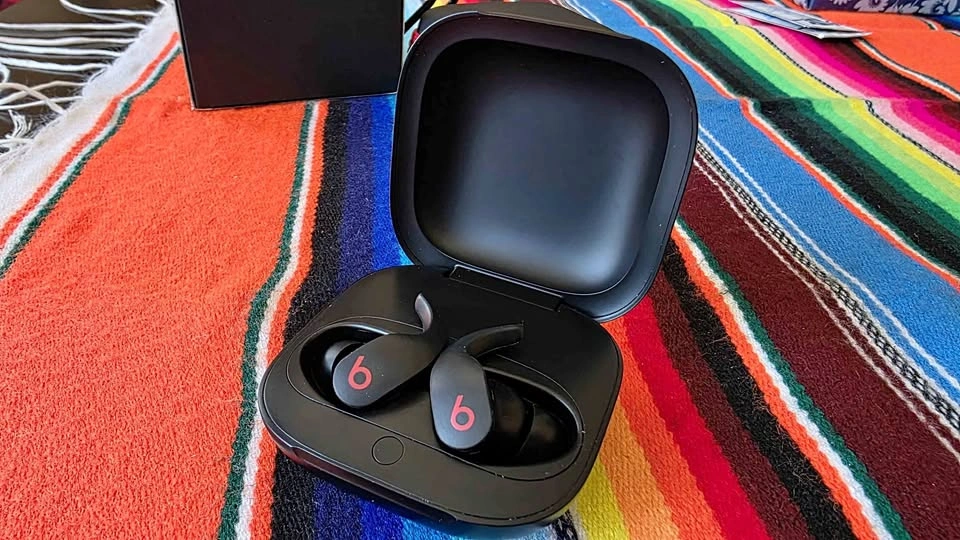 Authentic Beats Fit Pro earbuds in excellent condition!