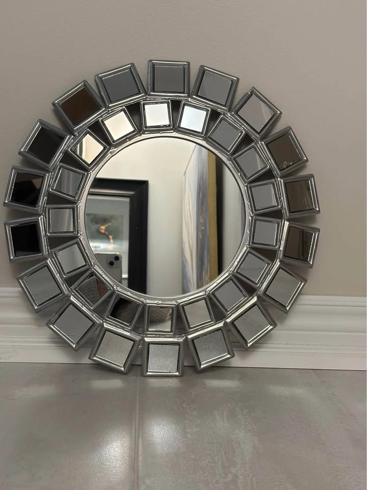 Round Mirror - photo 2