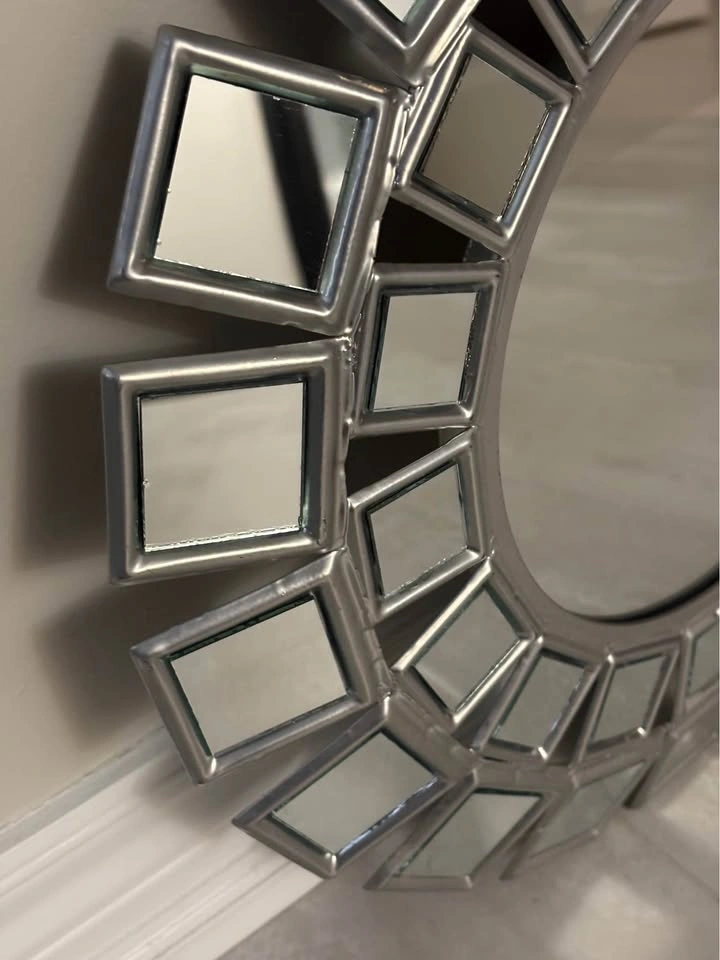 Round Mirror - photo 4