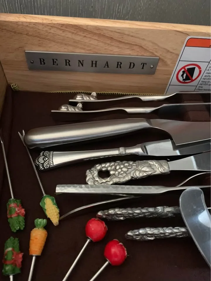 Bernhardt Linea Dining Set - Table, 8 Chairs, Buffet image indicator(6)