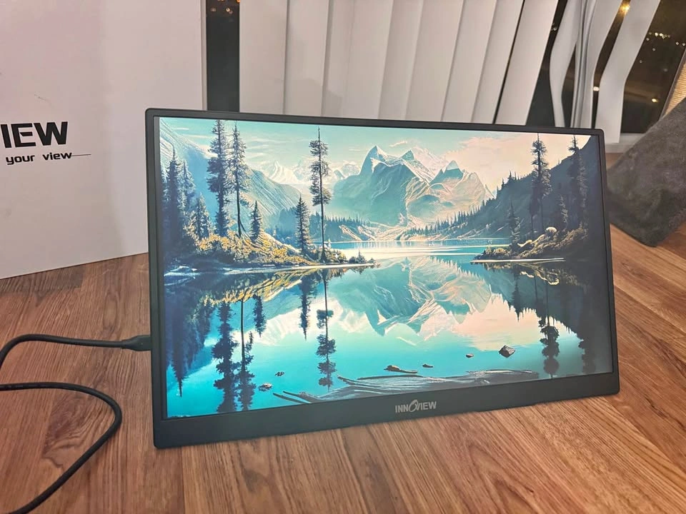 InnoView 16" 2K Portable Monitor - 120Hz - USB-C/HDMI - New