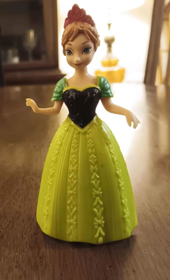 Figurines: Frozen, Sofia, Unicorn, Minions $4 ea, $15 all - photo 4