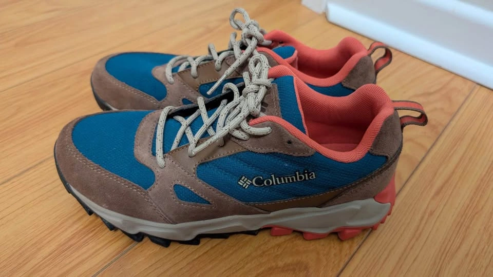 Columbia Size 7.5 Women’s Hiking Shoes - photo 4