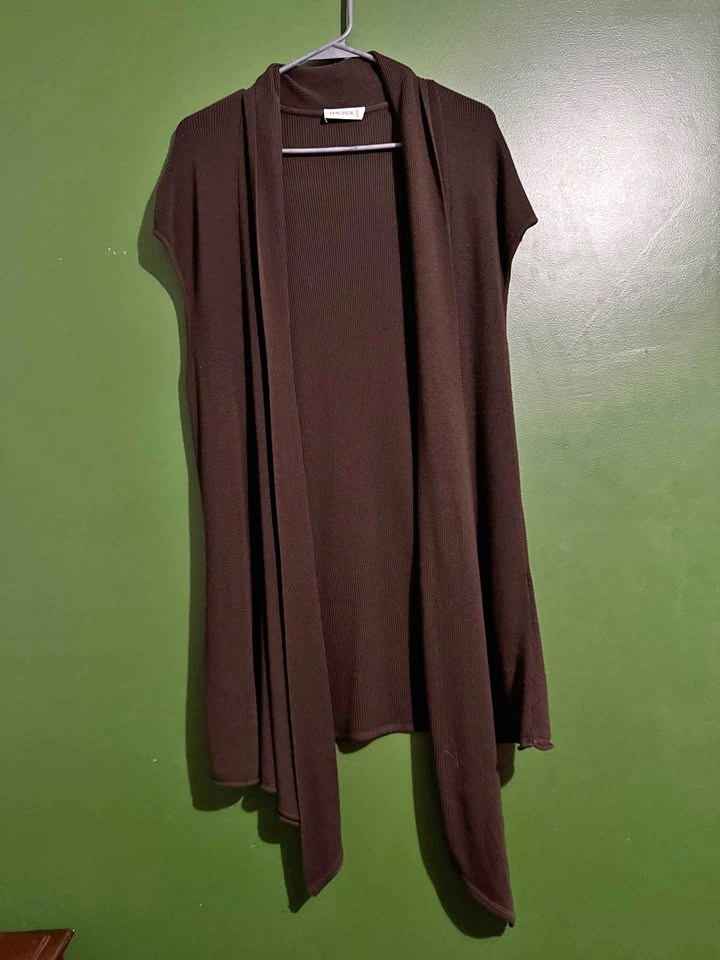 HAUBER Dark Brown Ribbed Knit Sleeveless Cardigan