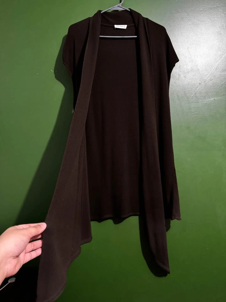 HAUBER Dark Brown Ribbed Knit Sleeveless Cardigan - photo 2