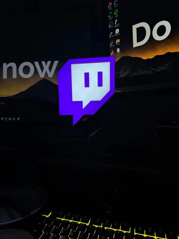 EXCLUSIVE official TWITCH LED Glitch Light - photo 4