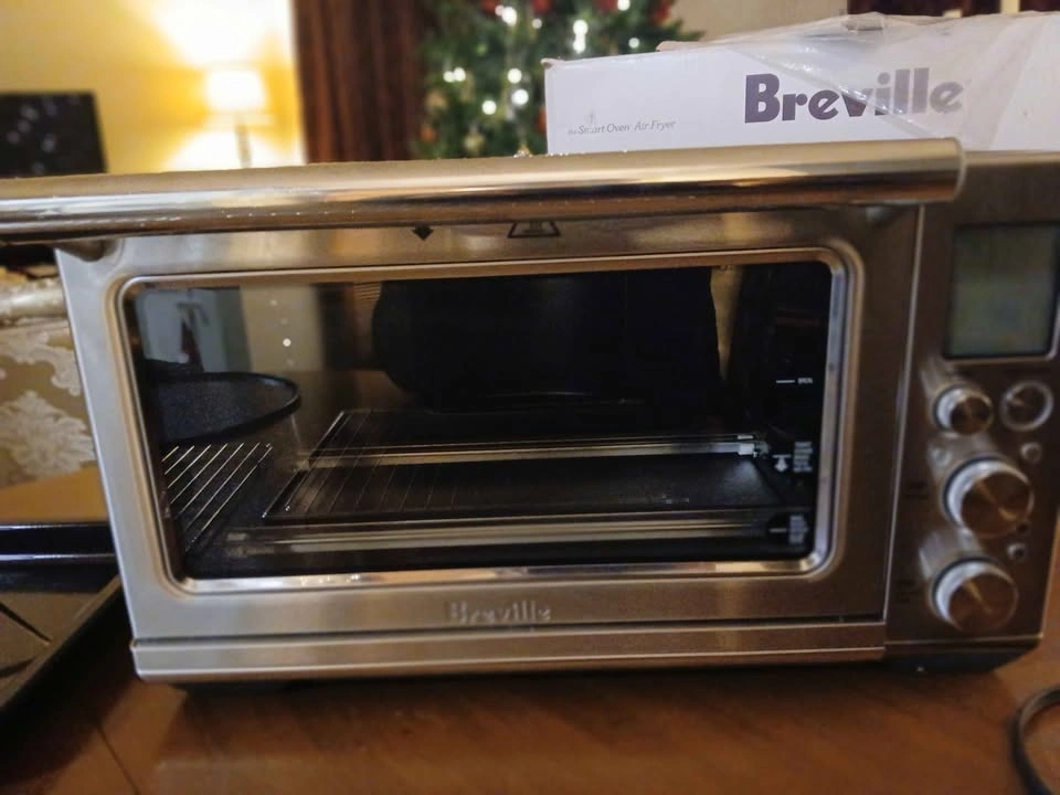 Breville Smart Oven Air Fryer (BOV860BSS) - Like New - photo 2