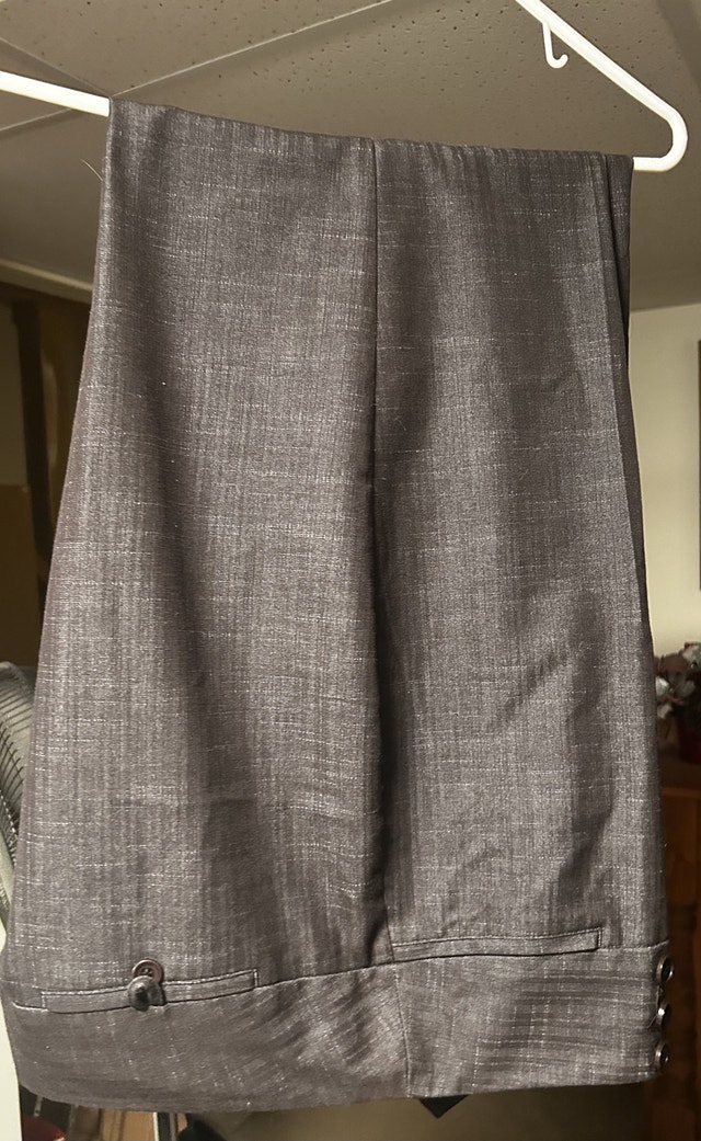 Various Pre-Loved Clothing Items - photo 3