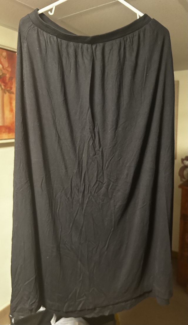 Pre loved clothing - photo 2