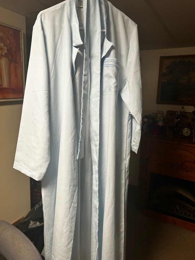 Women's clothing - photo 2