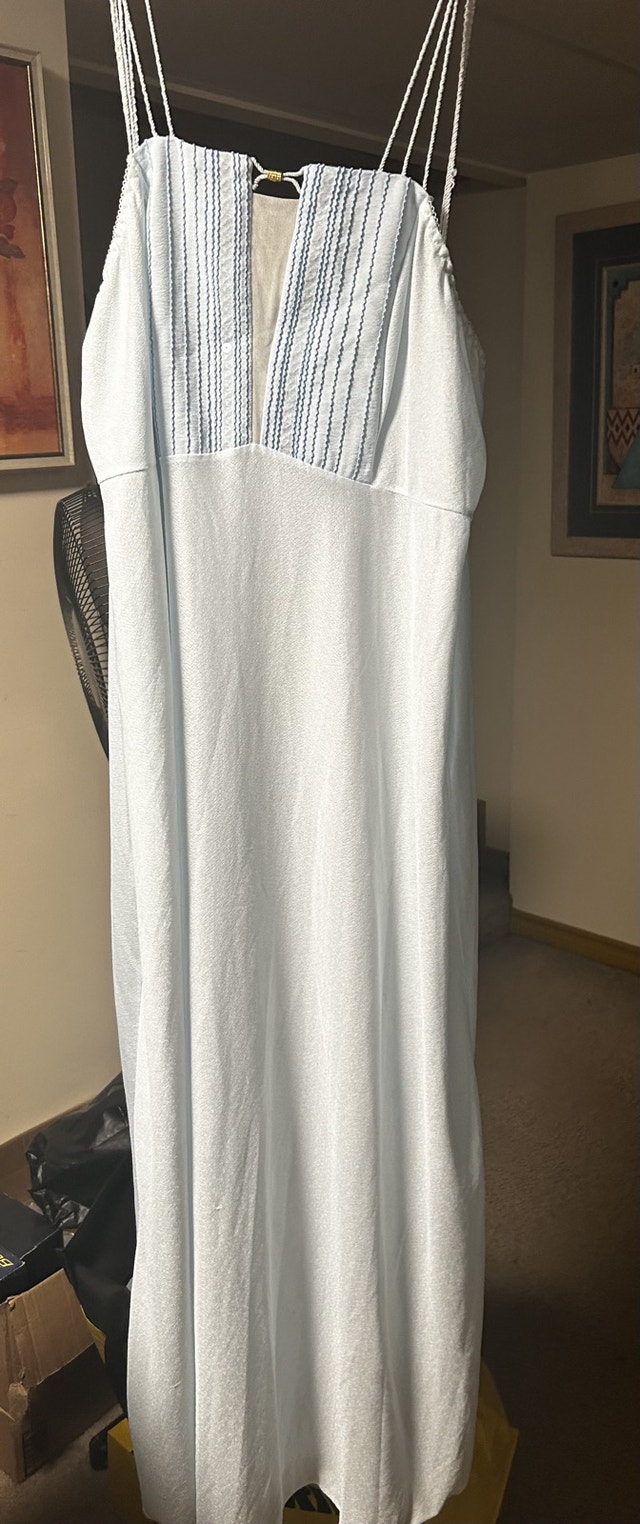 Women's clothing - photo 3