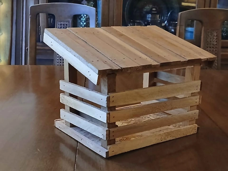 Wooden Manger or Stable. Handmade -- Handcrafted. (See Descripti - photo 2