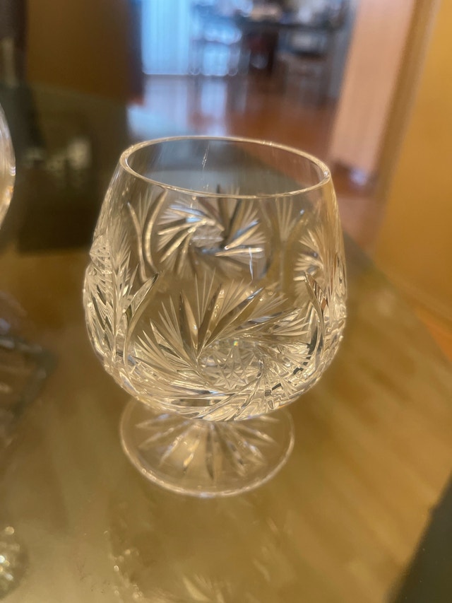 Crystal Liquor Decanter with 2 Glasses