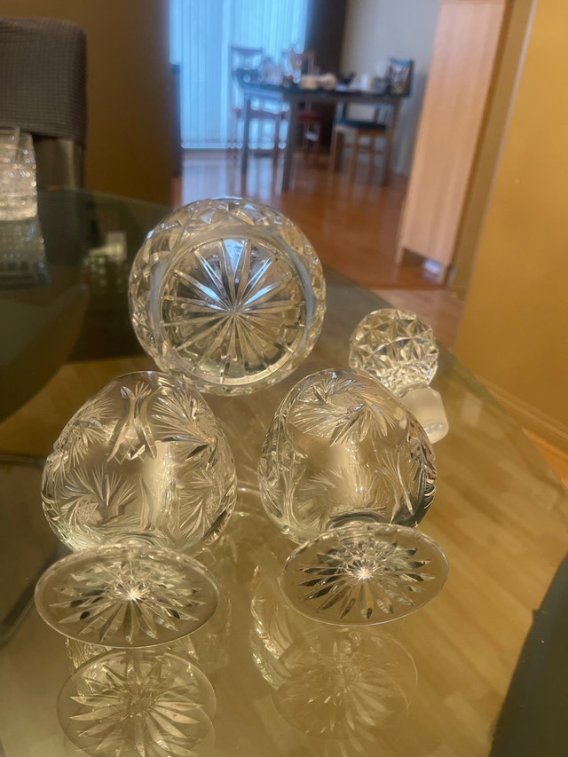 Crystal Liquor Decanter with 2 Glasses - photo 3