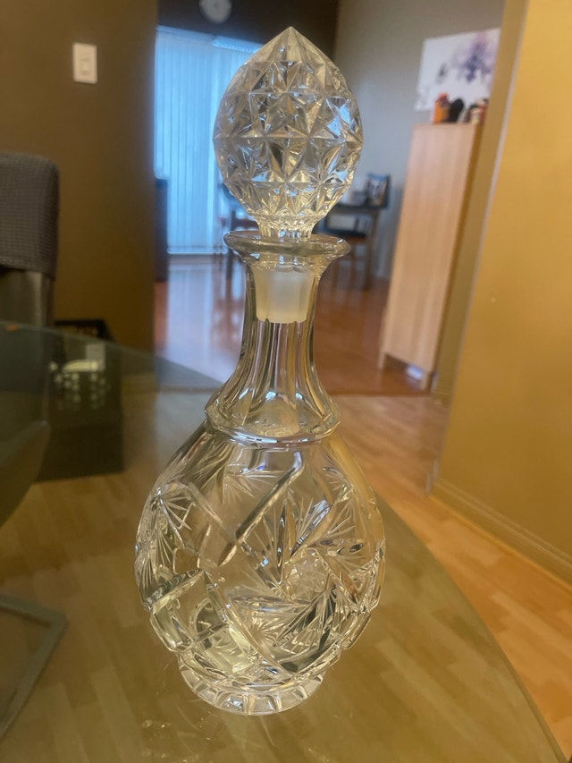 Crystal Liquor Decanter with 2 Glasses - photo 5