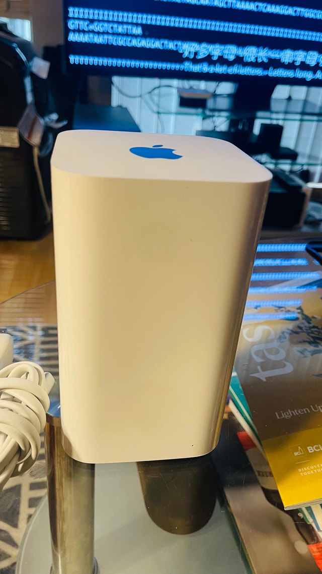 Apple AirPort Extreme router, Model A1521. - photo 2