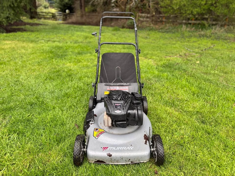 Briggs & Stratton 140cc Lawn Mower - Runs Great - Bag Included - photo 5