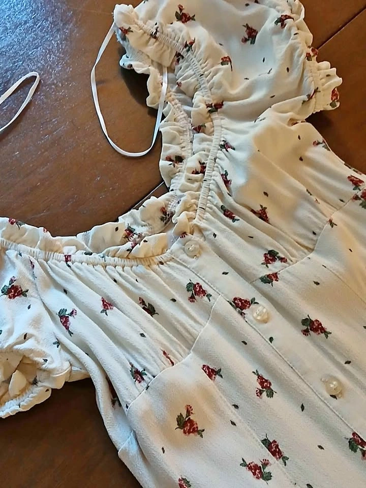Long Flowing Flowery Summer Dress - New XS