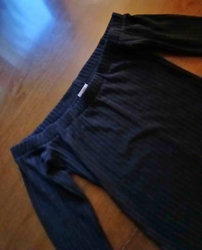 Off the Shoulder GUESS Short Black Dress - NEW Size XS