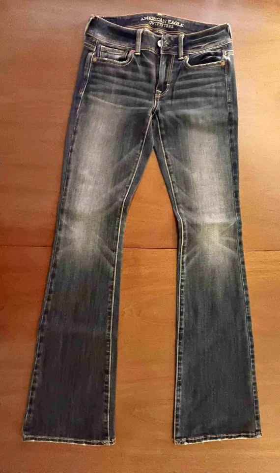 Women's Jeans - American Eagle - Size 0 - Super Stretch - Kick B