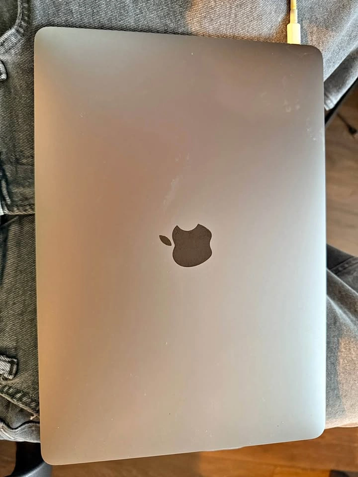 MacBook Air 13-inch Retina (2019) - Great Condition