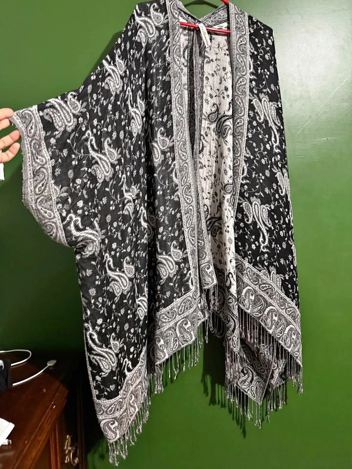 Ellemairco Black White Paisley Kimono Cardigan Fringe ONE SIZE