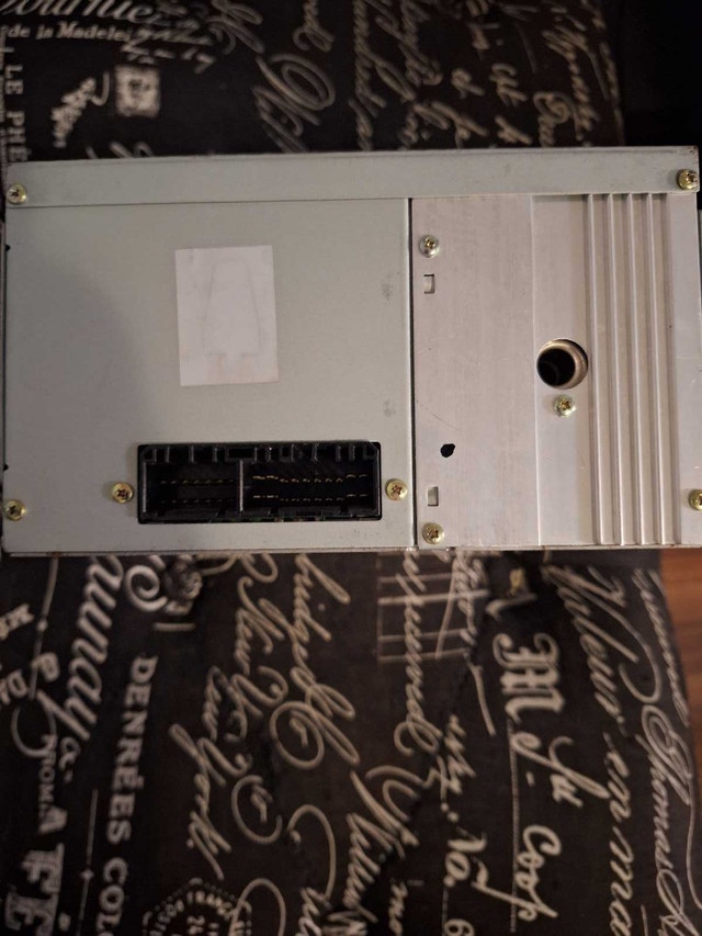 2000-01 Honda CRV AM/FM/CD/Cassette Radio OEM - photo 4