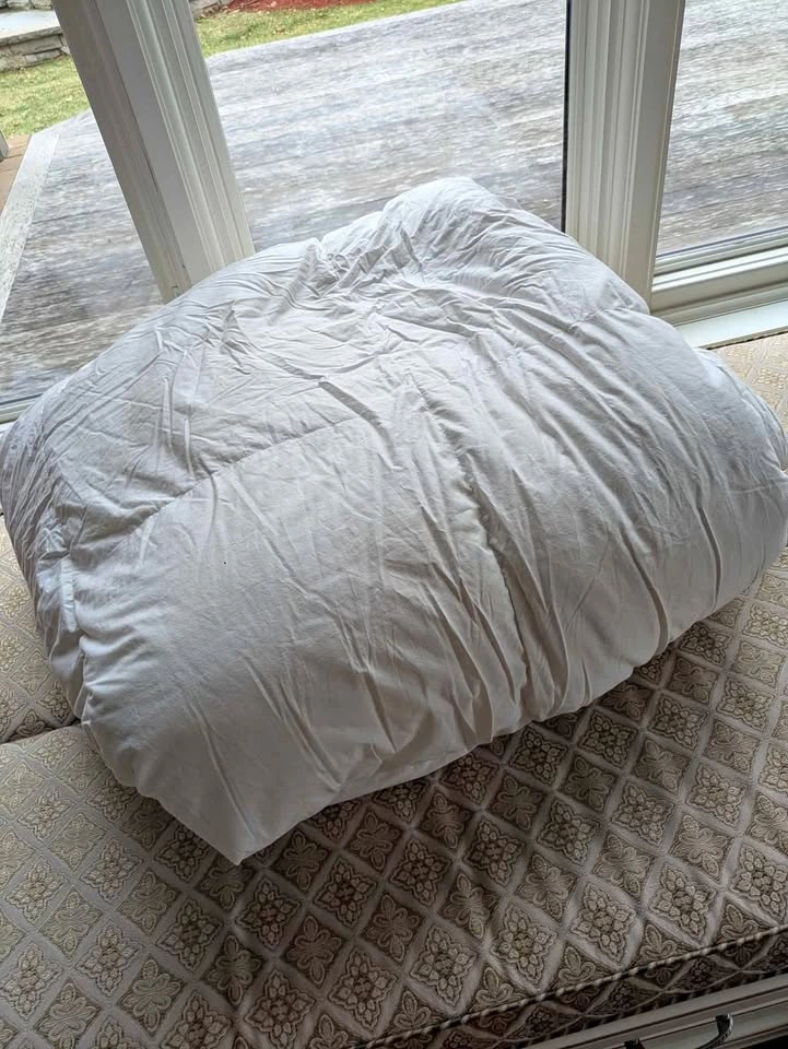 Fluffy White Goose Down King Comforter
