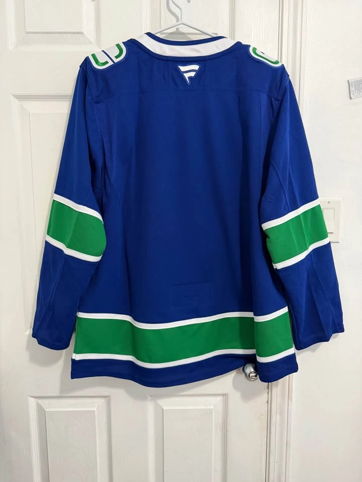 Vancouver Canucks NHL Jersey (New with Tags) - photo 2