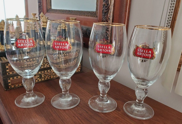 4 Stella Artois Gold Rimmed Beer Glasses