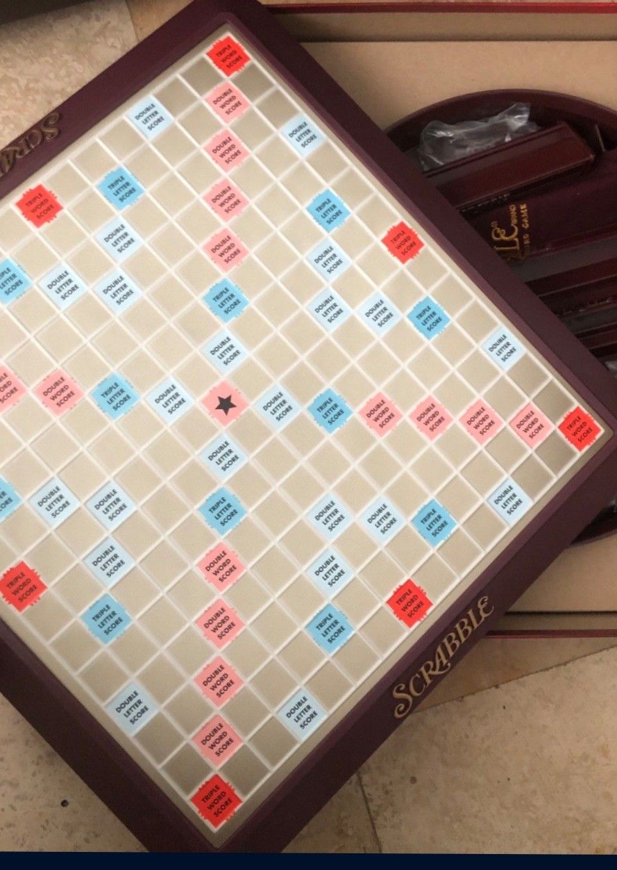 SCRABBLE DELUXE TURNTABLE CROSSWORD GAME LIKE NEW - photo 2