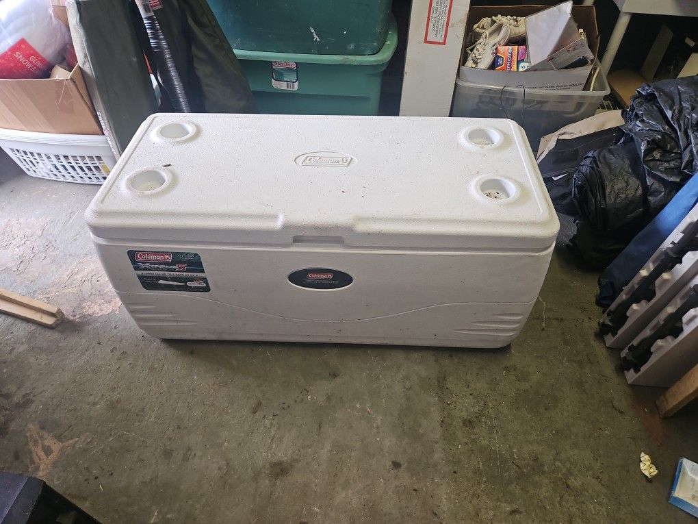 Coleman Xtreme Marine 52 Qt Cooler - Holds 85 Cans